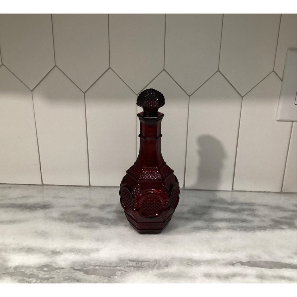 Avon Cape Cod 1876 Collection Ruby Red Glass Wine Decanter 9.5" Tall 16 Ounce